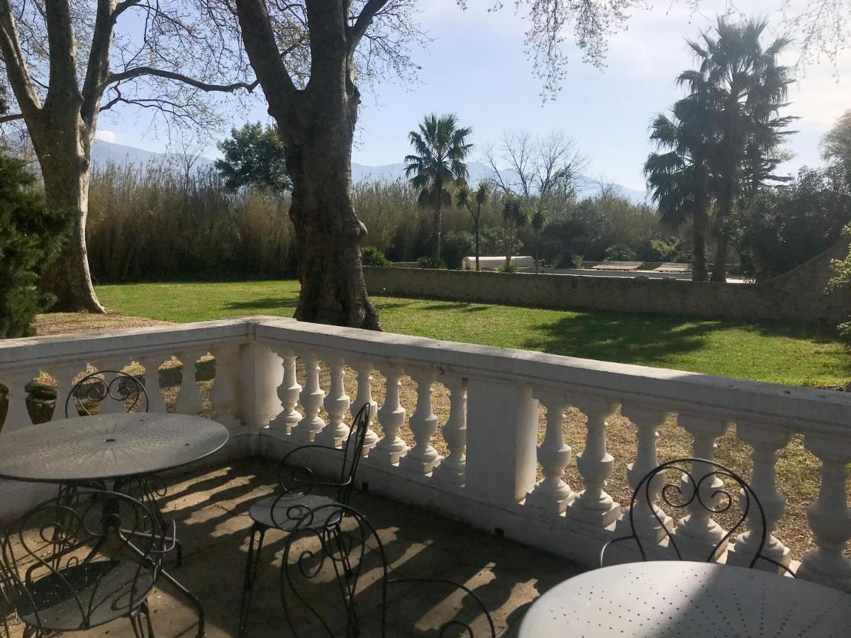 Saint-Génis Domaine Castell De Bles Bed & Breakfast エクステリア 写真